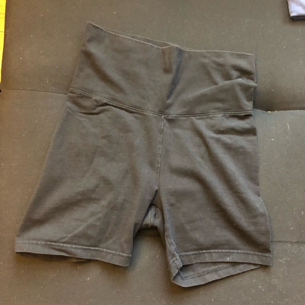 Aerie Short